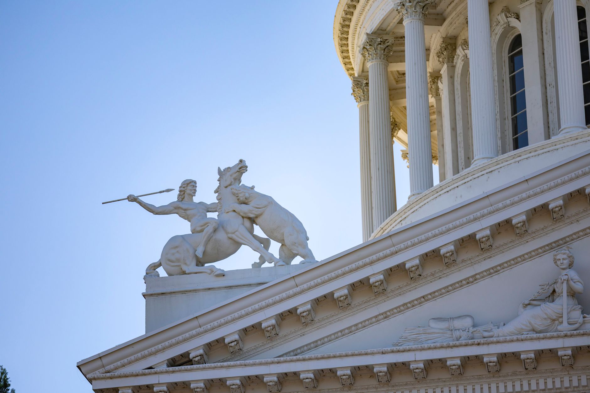 Trump Smithsonian Sculpture: The Right Move for History